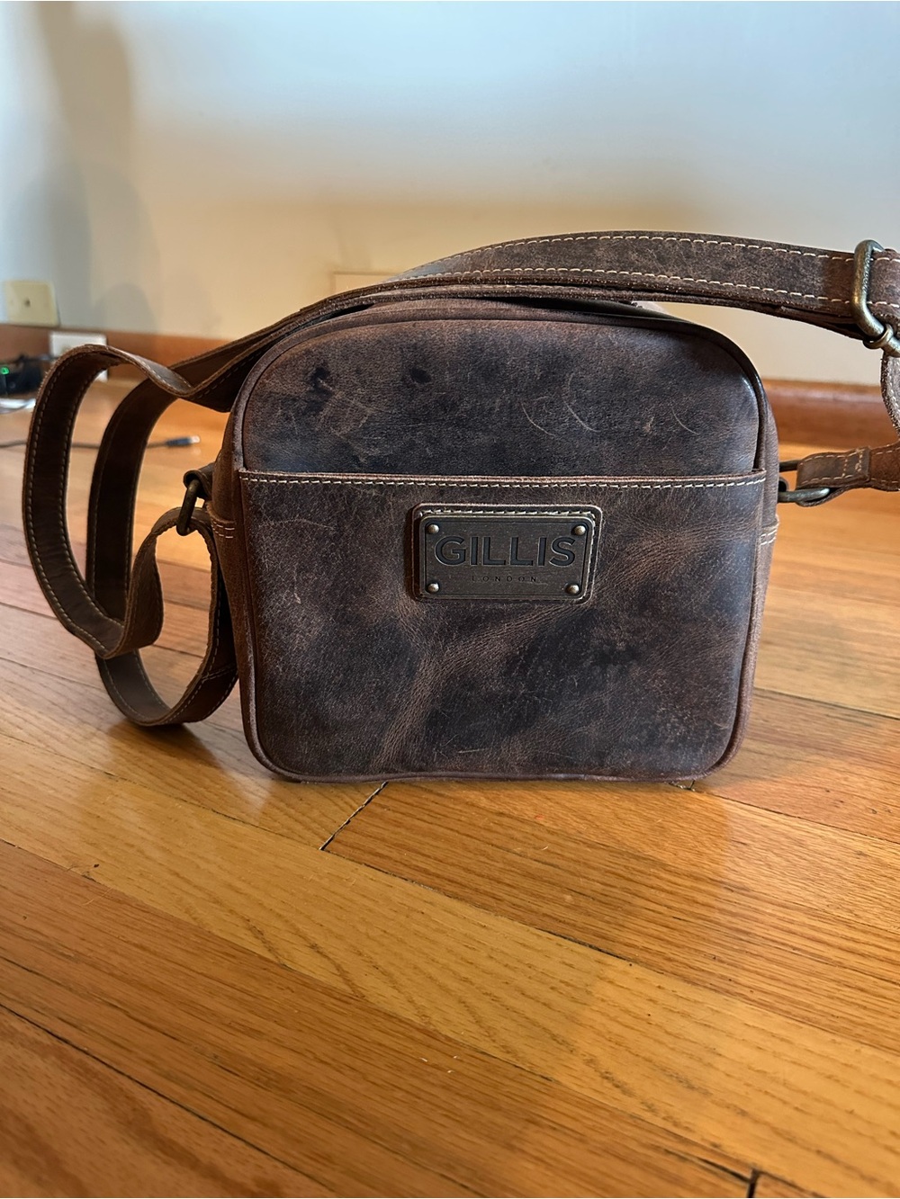 Gillis London Brown Leather camera bag.